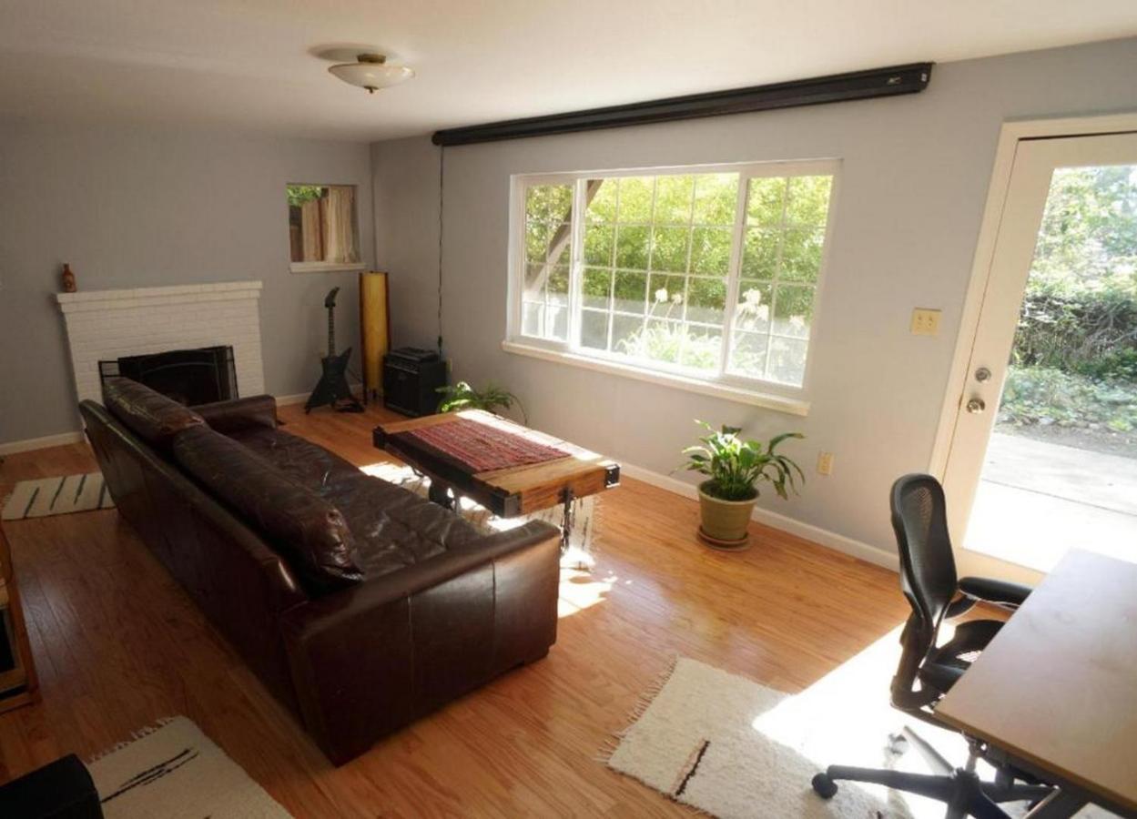 Large 1 Bedroom Apartment, Home Theater, Fireplace Berkeley Buitenkant foto